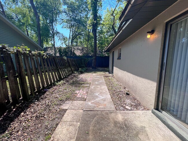 Building Photo - 2291 - Sugarfoot Oaks