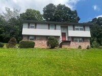 Building Photo - 1923 Ridgecrest Dr