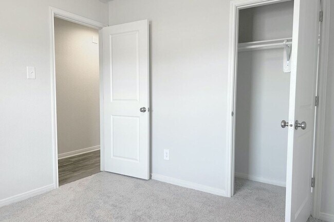 Building Photo - The home is a 1 story, 2 car garage 3 bedrooms, 2 full baths. Open floor plan from the kitchen ar...