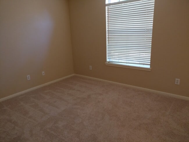 Building Photo - 4219 Margate Dr