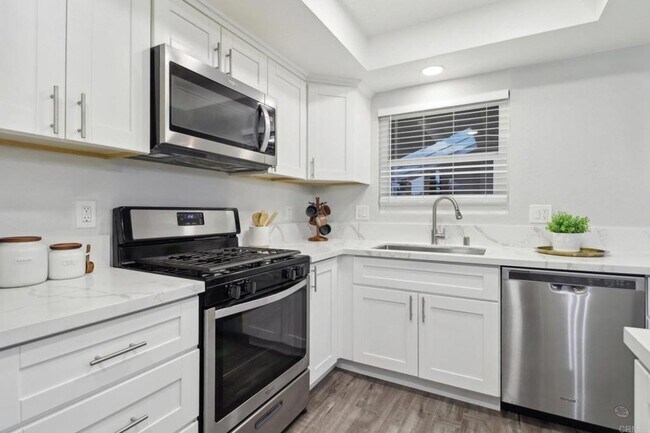 Building Photo - 4BD/2BA Recently Renovated Home in Escondido