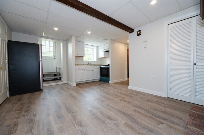 Building Photo - 120 Birchbrow Ave