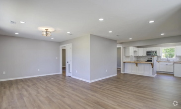Building Photo - Totally renovated house now for lease
