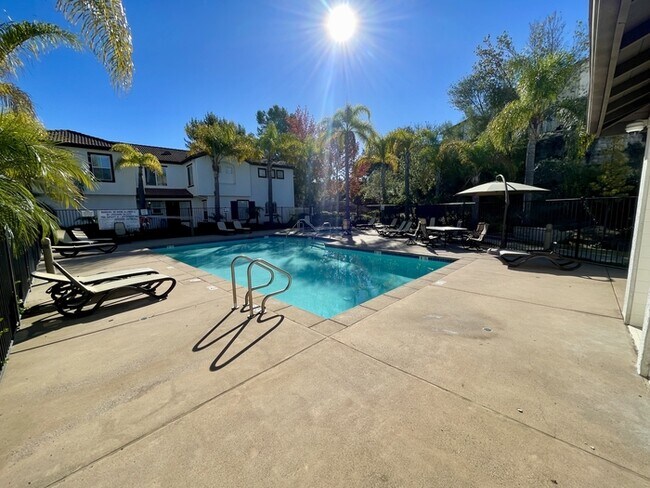 Building Photo - Codorniz Way