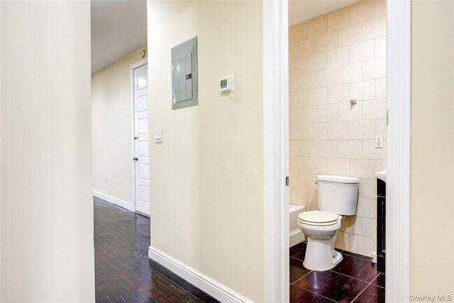 Building Photo - 346 Montauk Ave.