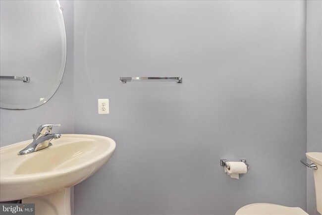 Building Photo - 6976 Meadowpoint Terrace