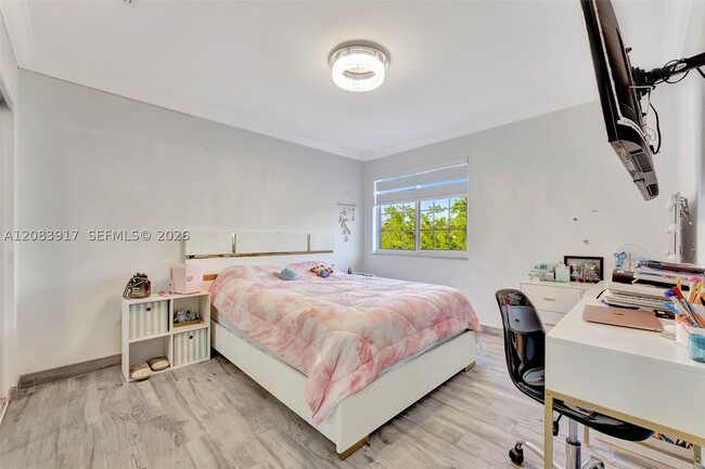 Building Photo - 2102 SW 176th Ave