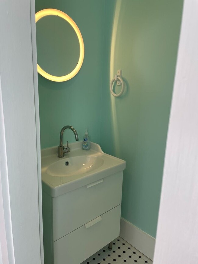 Building Photo - Recently Renovated Victorian Style Home in...