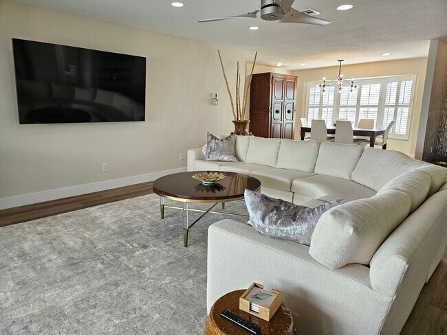 Building Photo - Annual Rental or 6+ month option - FURNISHED HEATED POOL HOME. Gorgeous 3 Bedroom, 3 Bath, 2 Car ...
