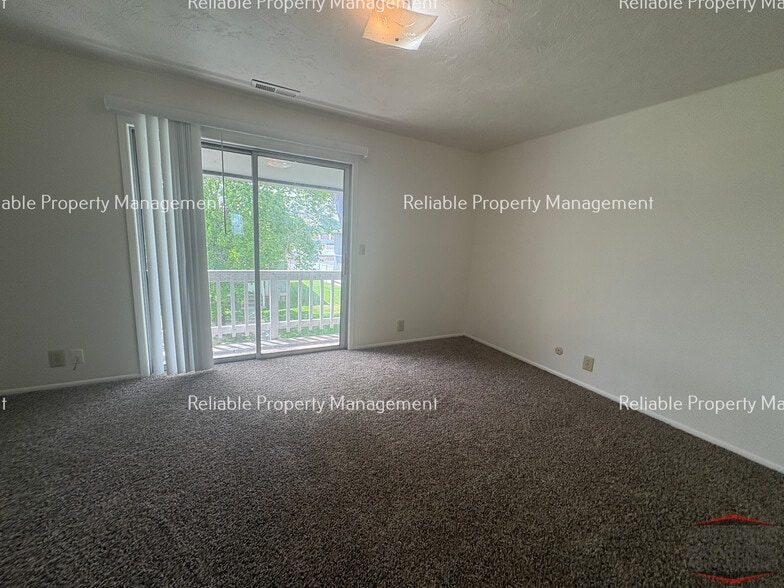 Building Photo - 1524 Falcon Dr