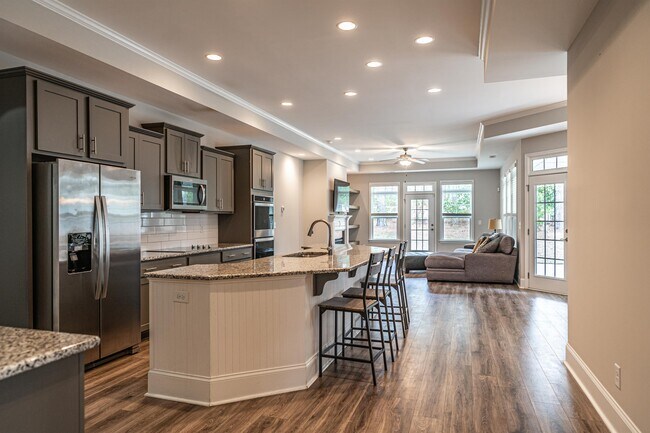 Building Photo - 153 Keowee Cir