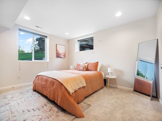 Building Photo - Dream Home At Shelley Lake