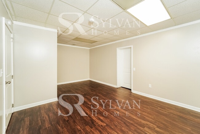 Building Photo - Lease today! No extra charge for contentment and relaxation!