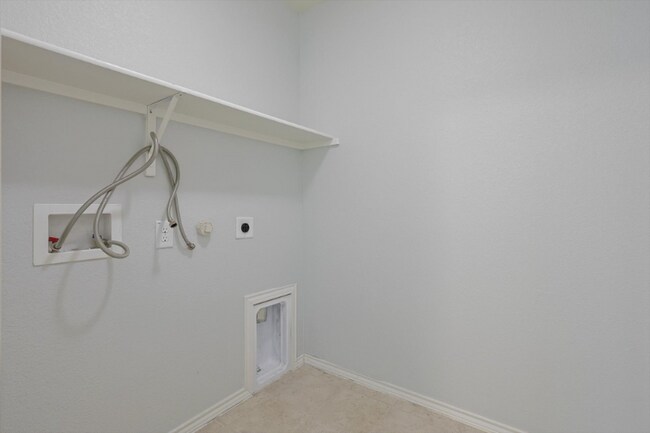 Building Photo - 1613 Waggoner Dr
