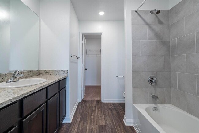 Building Photo - 128 Maywood Ln