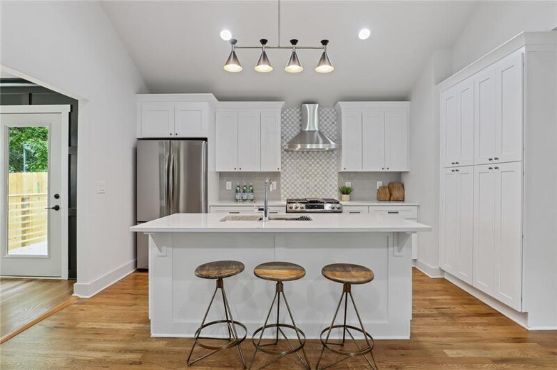 Building Photo - 496 Glenwood Pl SE