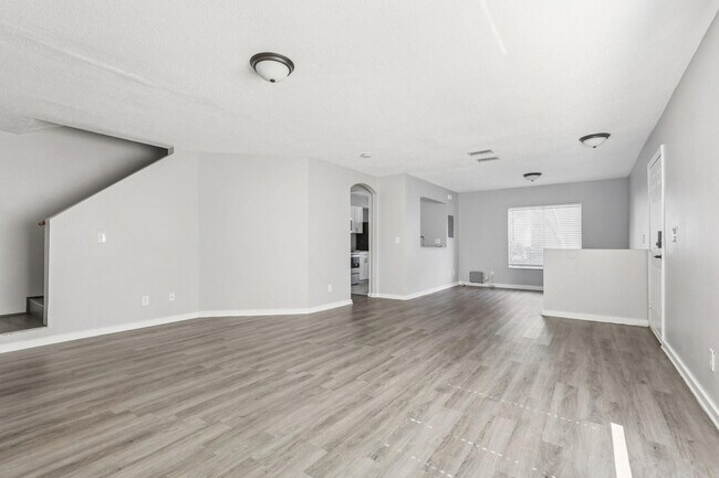 Building Photo - 7402 E Bank Dr