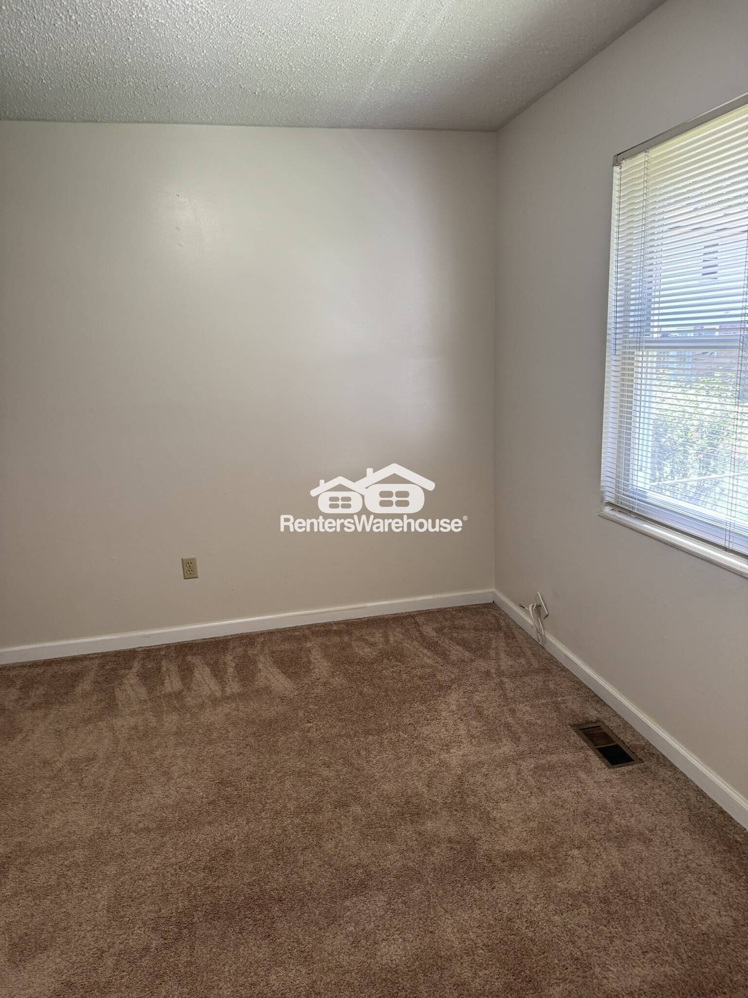 Building Photo - 2009 Grinnell Terrace