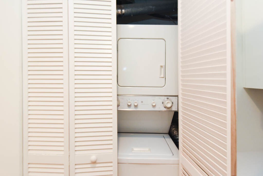 Building Photo - 842 W Grace St