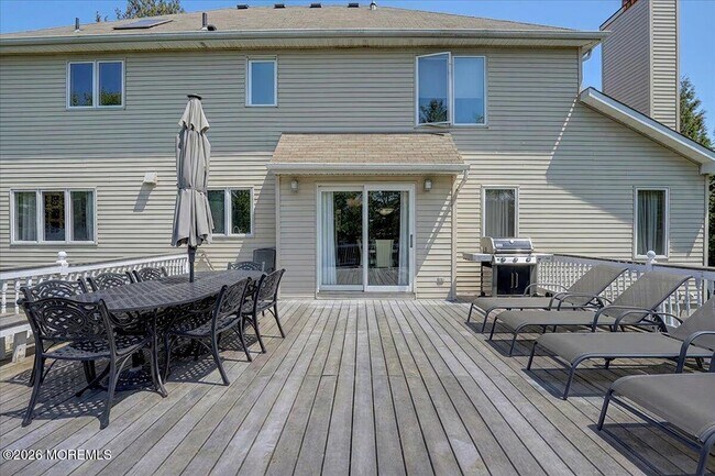 Building Photo - 57 Jamestown Dr