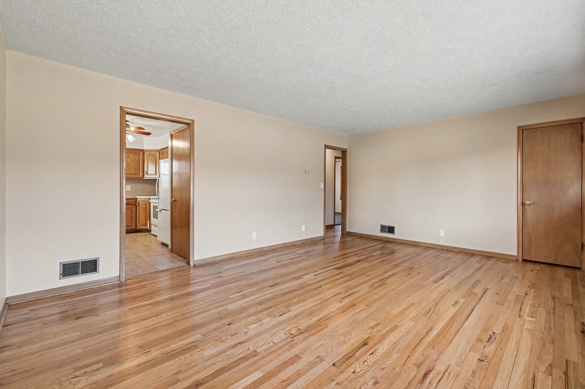 Building Photo - 2406 S 46th St