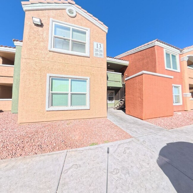 Building Photo - BEAUTIFULLY UPDATED 2 BED 2 BATH CONDO IN ...