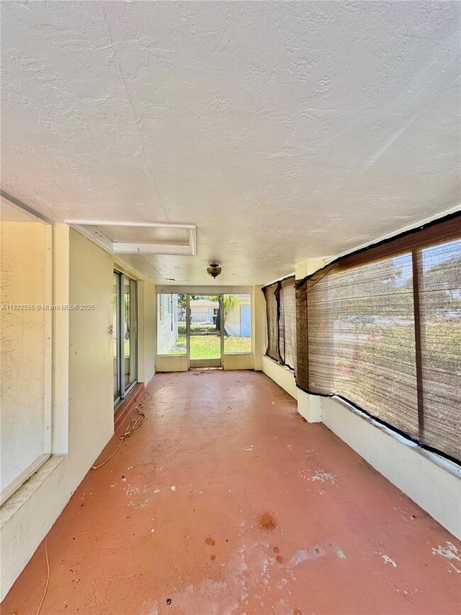 Building Photo - 2100 NE 173rd St