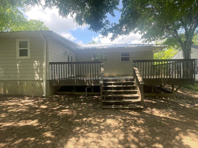 Building Photo - 1409 N Blair St
