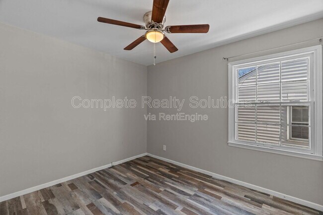 Building Photo - 409 Caithness Rd