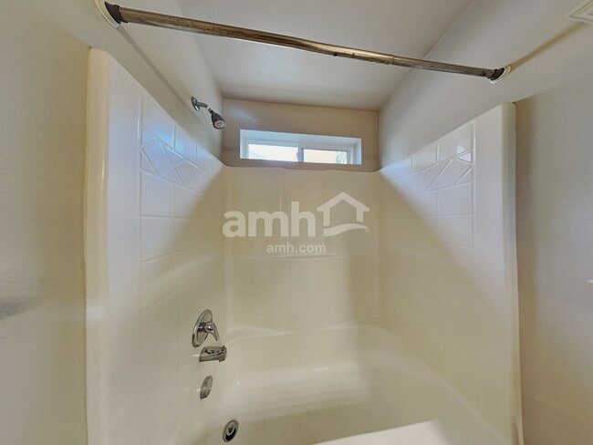 Building Photo - 4418 N Alester Ave