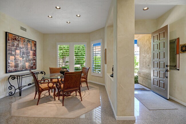 Building Photo - 383 Desert Holly Dr