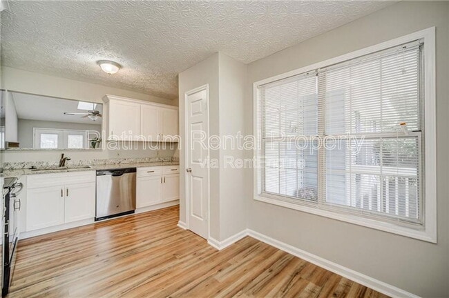 Building Photo - 5113 Hill Farm Dr NE