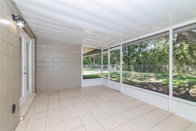 Building Photo - 123 Kings Pond Ave