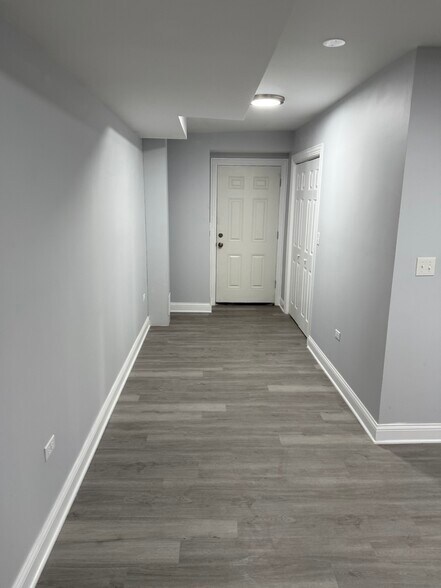 Building Photo - 3807 N Whipple St