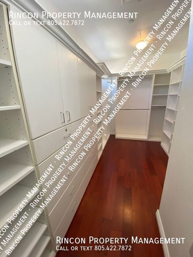 Building Photo - Elegant Long Term Large Home Rental - Load...