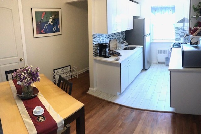 Kitchen area - 20-15 Parsons Blvd