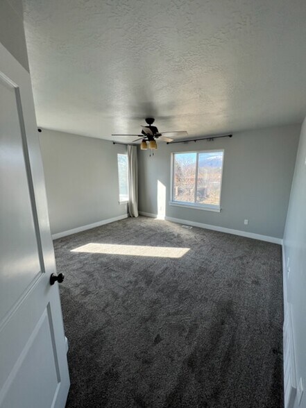 Building Photo - 583 N 400 E