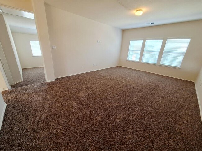 Building Photo - 525 Loma Cedro Bend