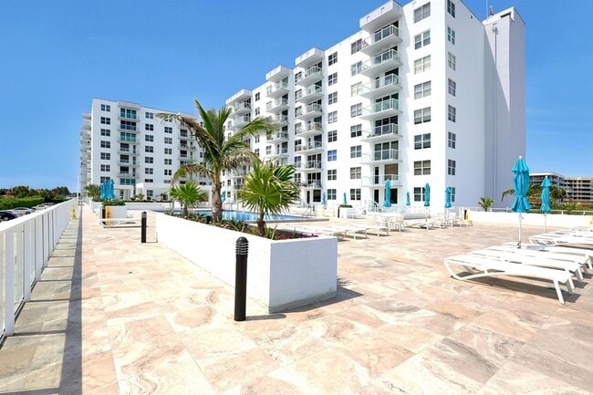 Building Photo - 3450 S Ocean Blvd