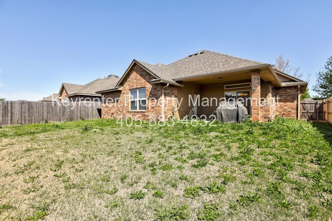 Building Photo - * * * $250 Move-in Special * * * Charming 3-Bedroom / 2-Bathroom Home! * * * $250 Move-in Special...
