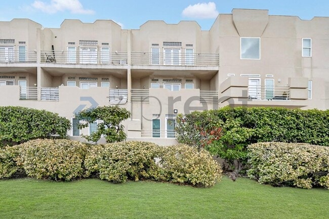 Building Photo - 4040 Avondale Ave