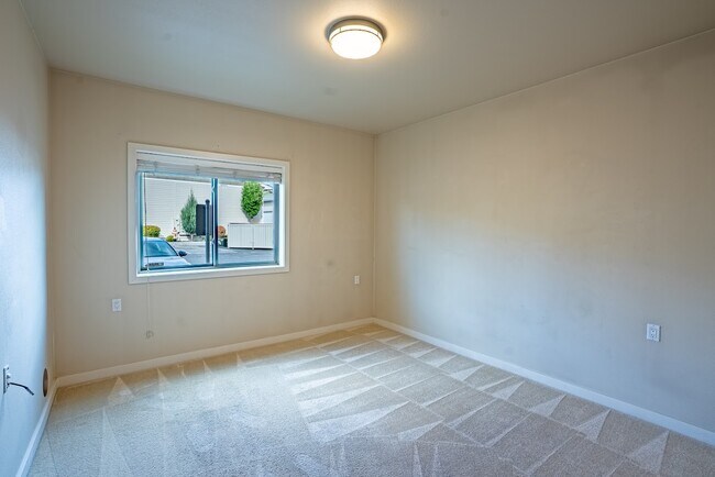 Building Photo - 355 W Waterside Dr