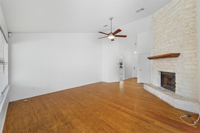 Building Photo - 8909 Romayne Ln