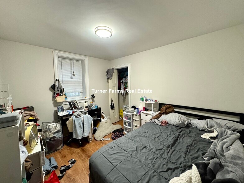 Building Photo - 719 Parker St