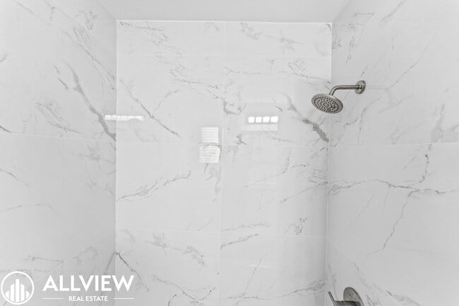 Building Photo - Newly Renovated 1 Bed / 1 Bath in Gated El Segundo Community – Pool, Gym, Parking & Prime Location