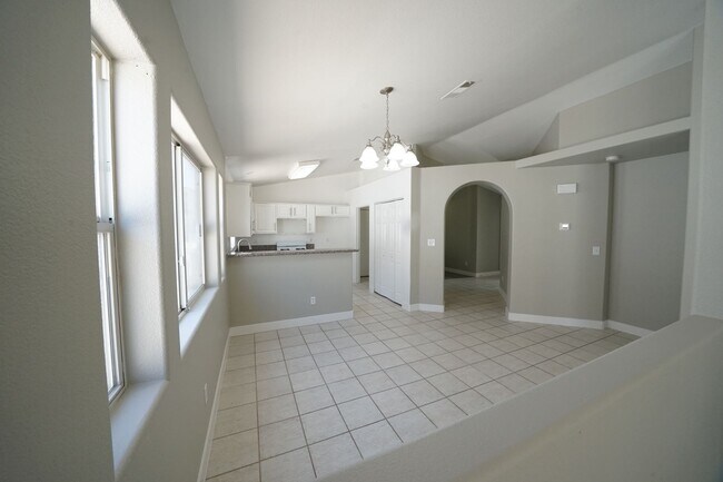 Building Photo - SHOWINGS AVAILABLE NOW