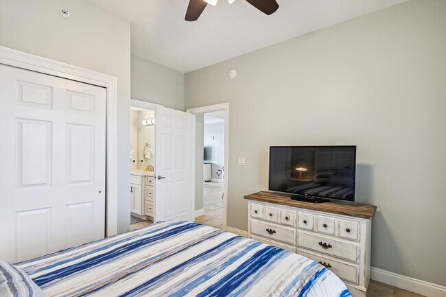 Building Photo - 8715 Surf Dr