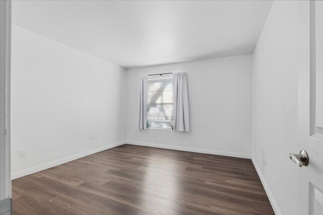 Building Photo - 2606 S Durango Dr