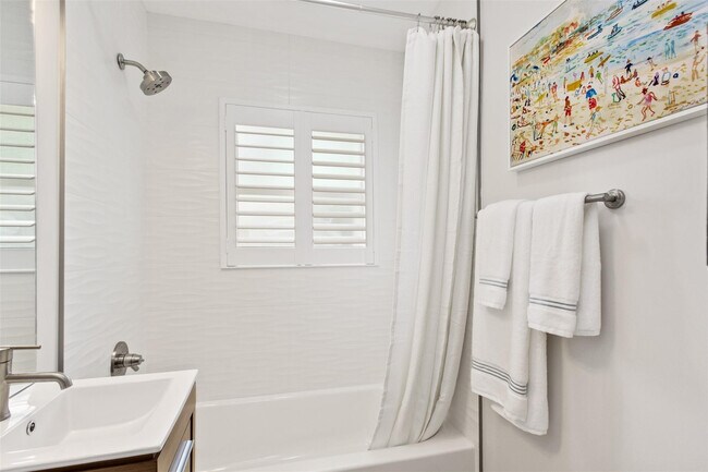 Building Photo - 800 Briny Ave