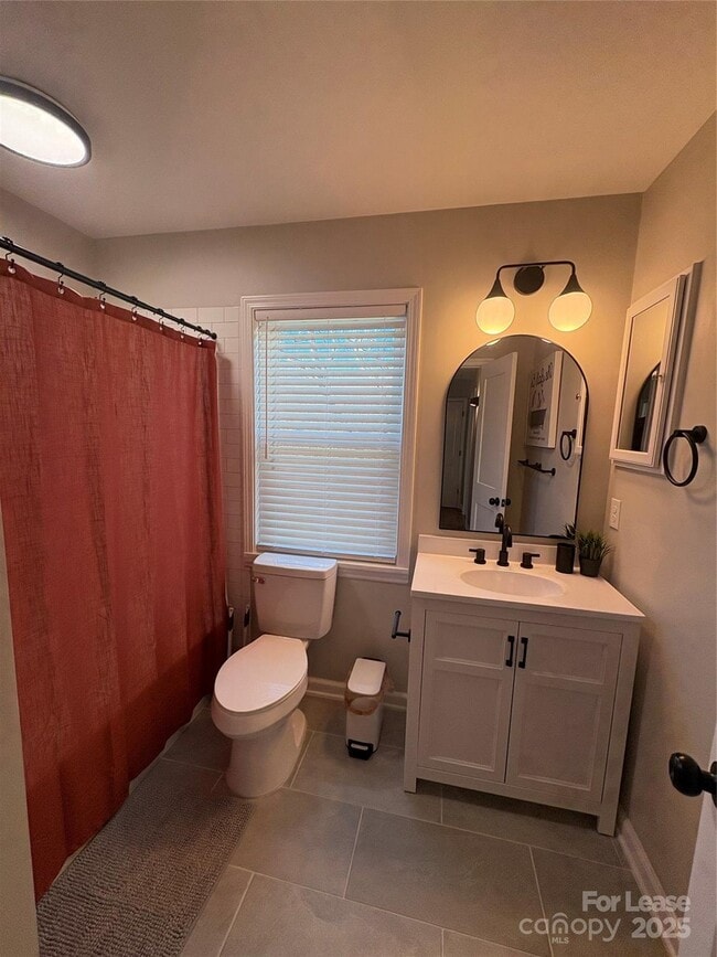 Building Photo - 7901 Saddleview Ct